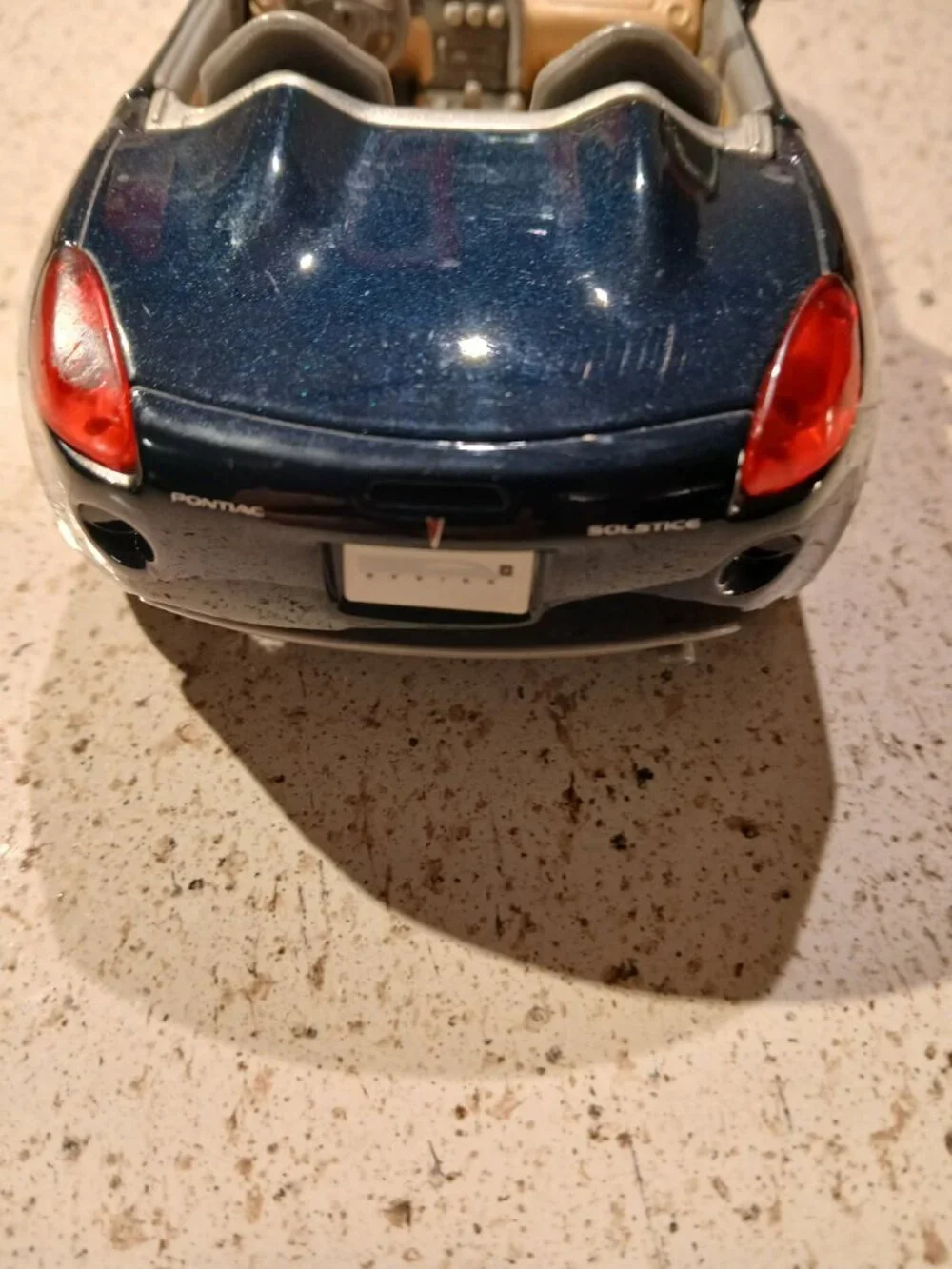 Maisto 1:24 Saturn Sky Blue Diecast Convertible Car Detailed